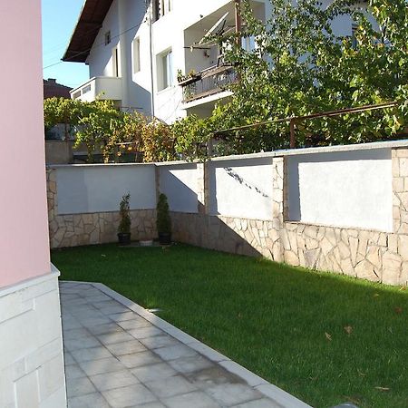 Rozovata Kashta Hotel Kyustendil ภายนอก รูปภาพ